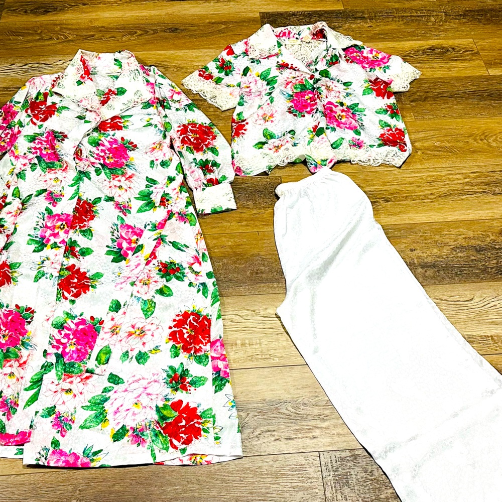 Vintage Victoria secret gold label robe and pajama matching set